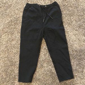 Men’s black cutoff joggers